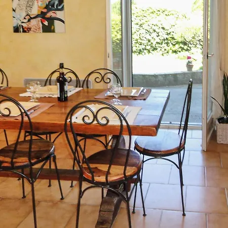Holiday home 3 Bedroom Stunning In Lez Enserune Nissan-lez-Enserune