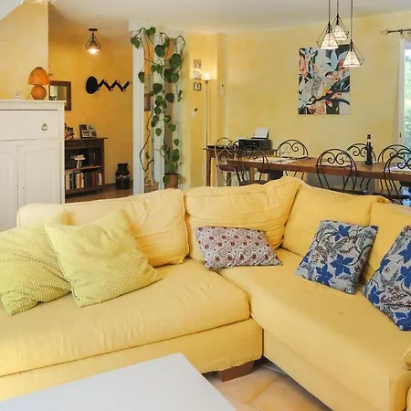 Holiday home 3 Bedroom Stunning In Lez Enserune Nissan-lez-Enserune