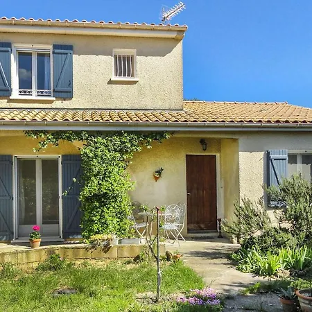 Holiday home 3 Bedroom Stunning In Lez Enserune *
