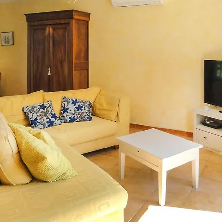 Holiday home 3 Bedroom Stunning In Lez Enserune *