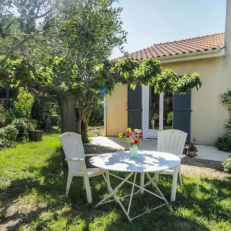 3 Bedroom Stunning In Lez Enserune Holiday home Nissan-lez-Enserune